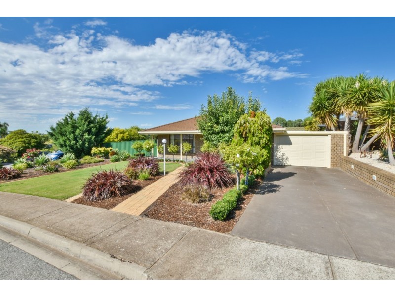 14 Doulton Drive, Trott Park SA 5158