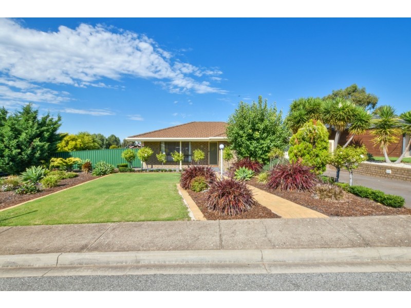 14 Doulton Drive, Trott Park SA 5158