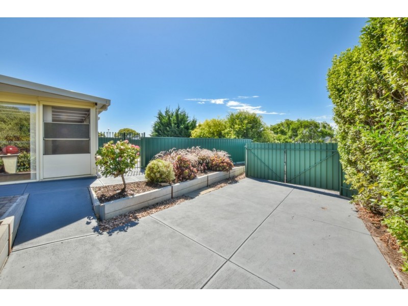 14 Doulton Drive, Trott Park SA 5158