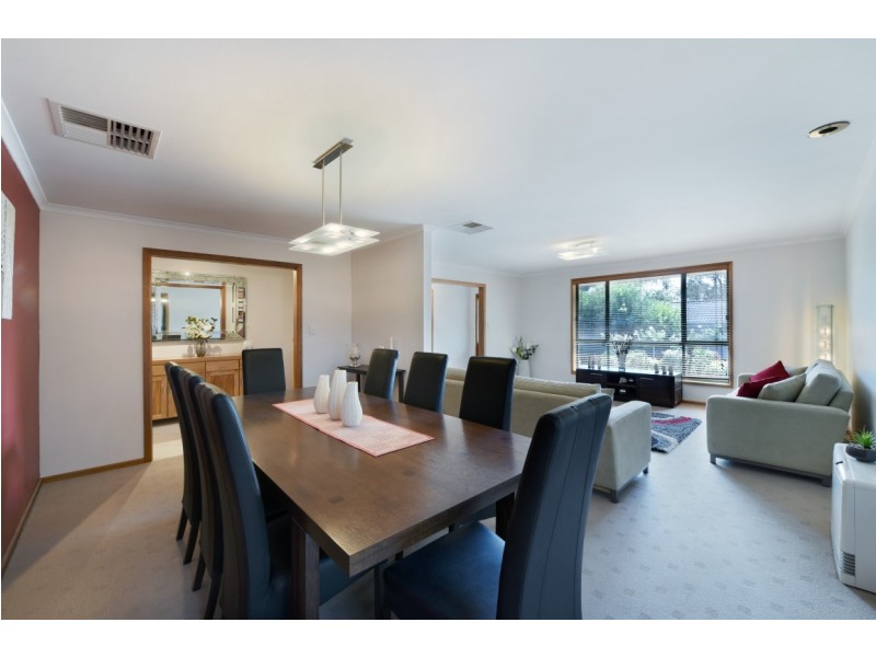 22 Zoran Court, Woodcroft SA 5162