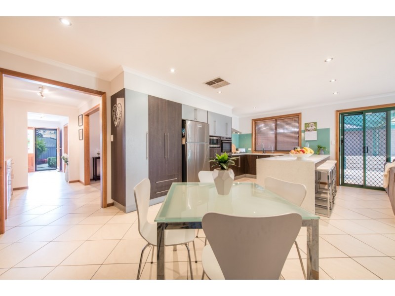 22 Zoran Court, Woodcroft SA 5162