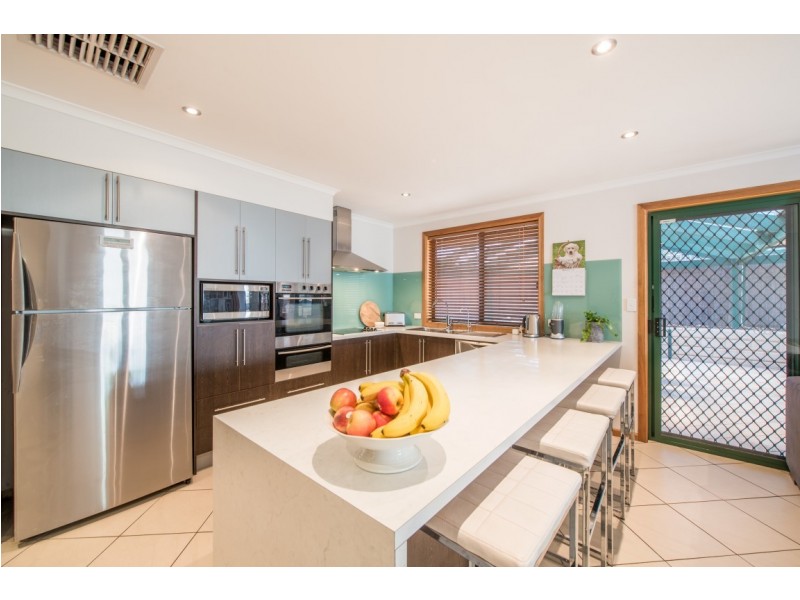 22 Zoran Court, Woodcroft SA 5162