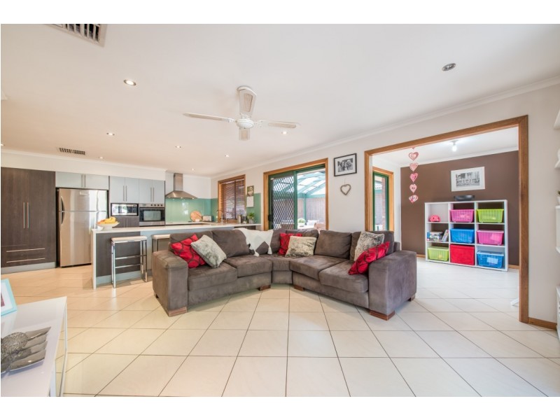 22 Zoran Court, Woodcroft SA 5162