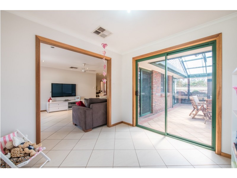 22 Zoran Court, Woodcroft SA 5162