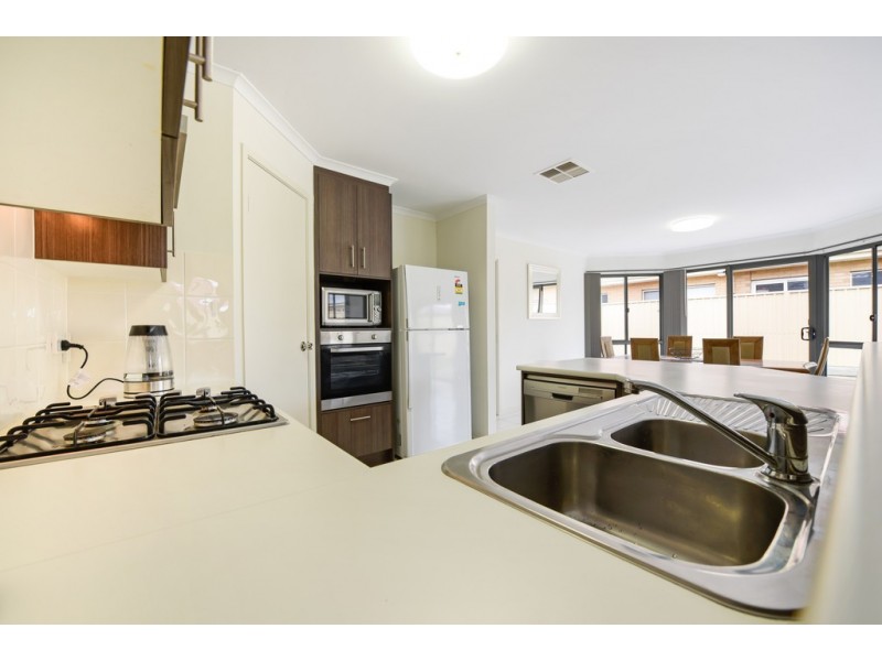 17 Lacy Coral Avenue, Aldinga Beach SA 5173