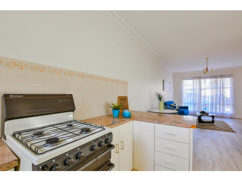 2/7 Jedma Grove, Glenelg North SA 5045