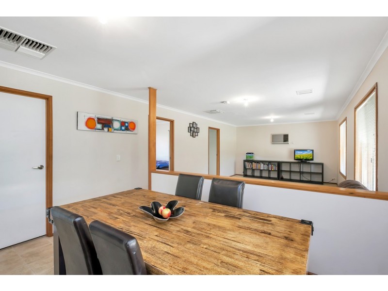 31 Moncur Street, Woodcroft SA 5162