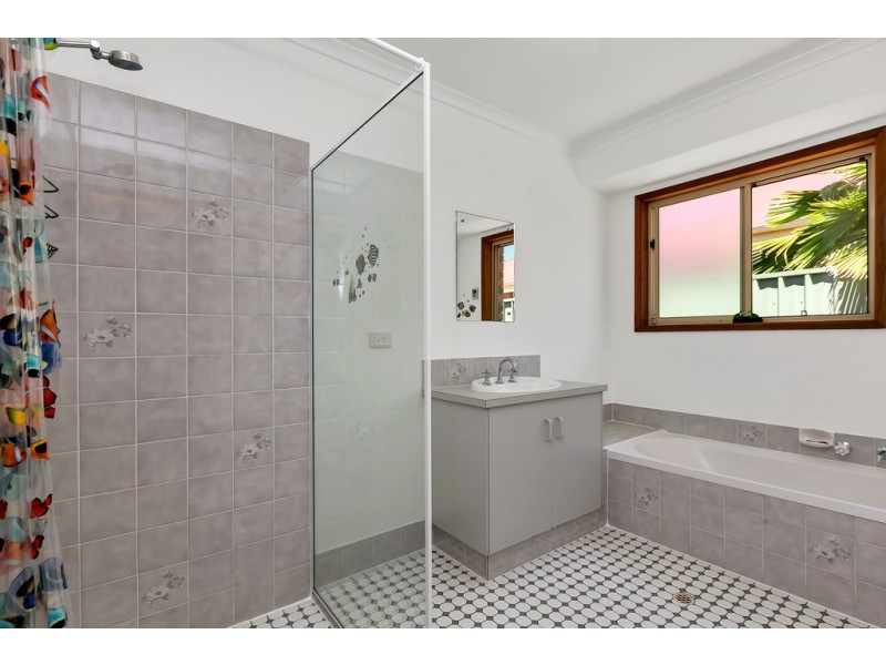 31 Moncur Street, Woodcroft SA 5162