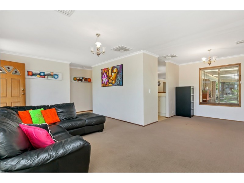 31 Moncur Street, Woodcroft SA 5162