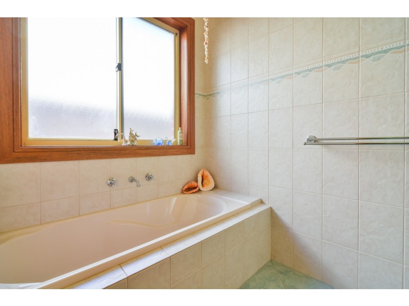 22 Kernick Avenue, Willunga SA 5172