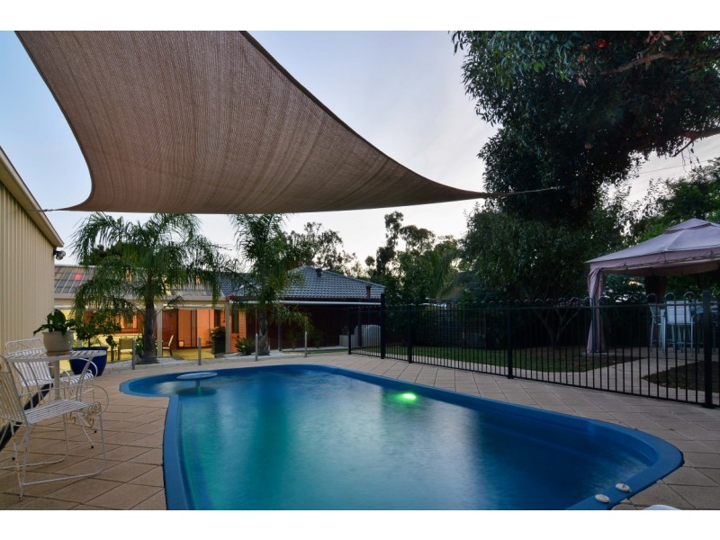 5 Equestrian Drive, Woodcroft SA 5162