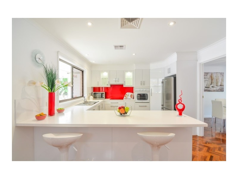 5 Equestrian Drive, Woodcroft SA 5162