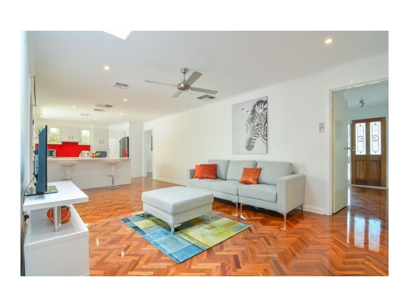 5 Equestrian Drive, Woodcroft SA 5162