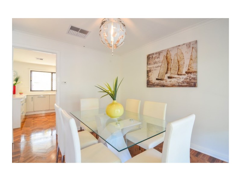 5 Equestrian Drive, Woodcroft SA 5162