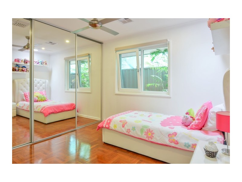 5 Equestrian Drive, Woodcroft SA 5162