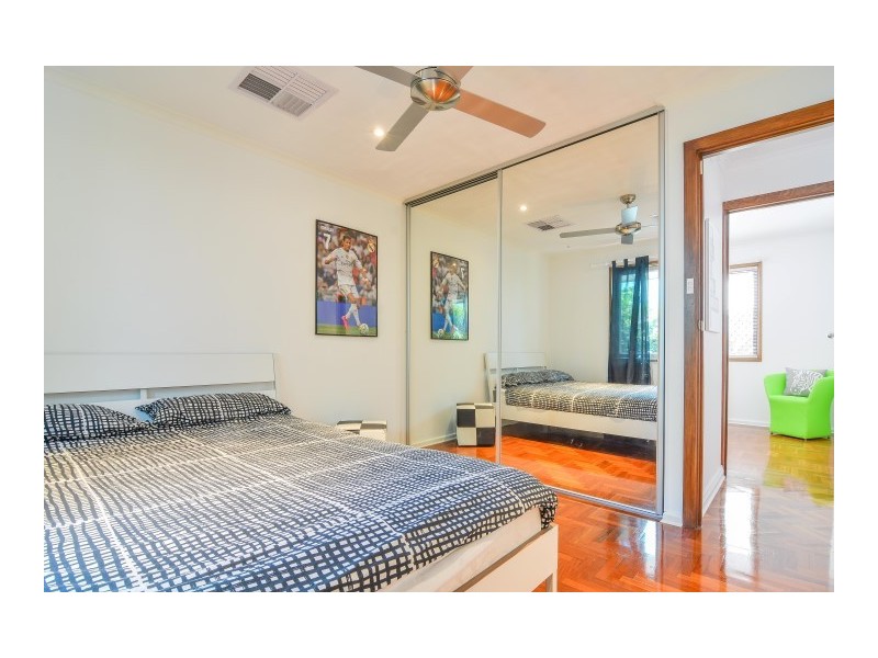 5 Equestrian Drive, Woodcroft SA 5162