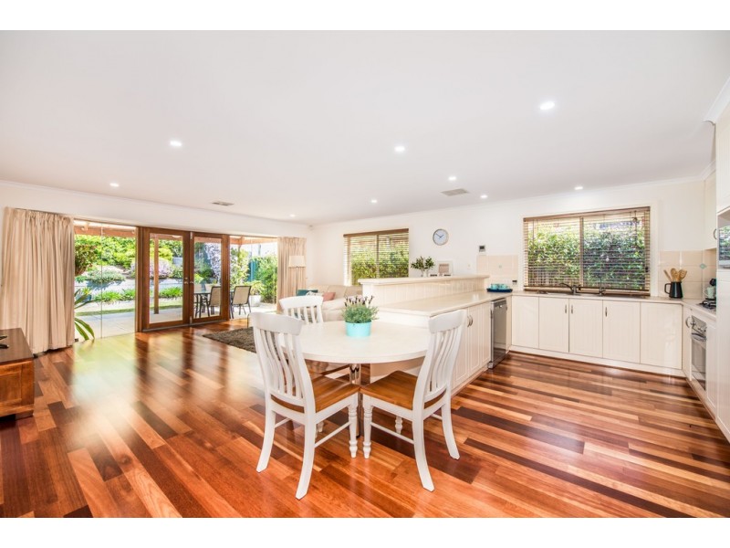 21 Pinnacle Crescent, Flagstaff Hill SA 5159