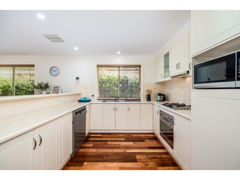 21 Pinnacle Crescent, Flagstaff Hill SA 5159