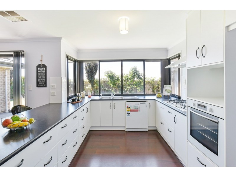 18 Beachport Road, Seaford Rise SA 5169