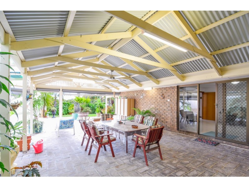 15 Sandalwood Grove, Woodcroft SA 5162