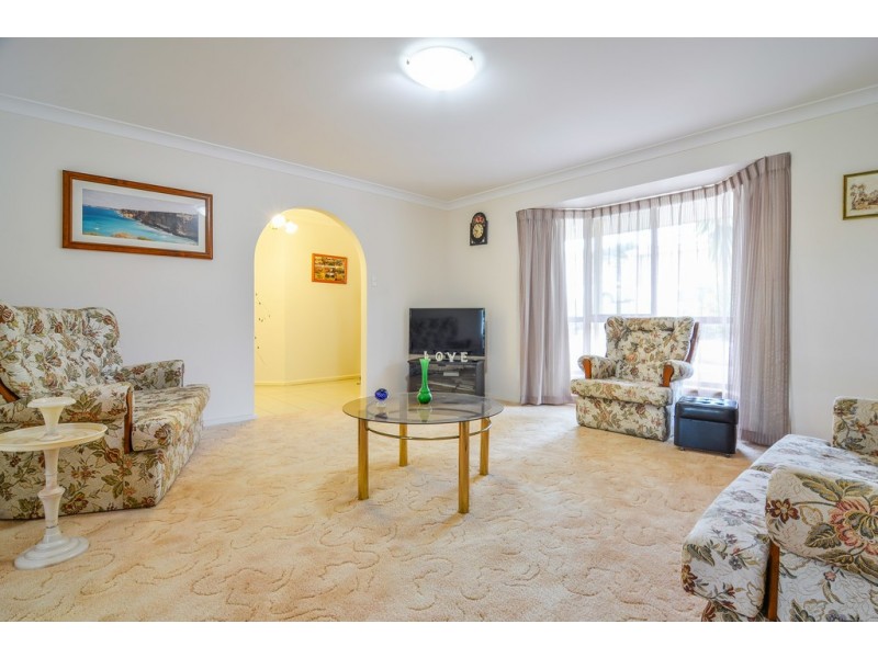 15 Sandalwood Grove, Woodcroft SA 5162