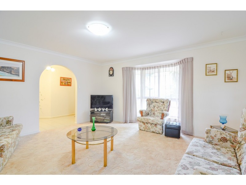 15 Sandalwood Grove, Woodcroft SA 5162