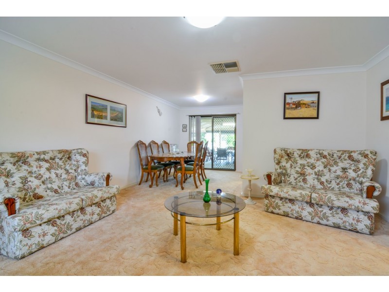 15 Sandalwood Grove, Woodcroft SA 5162