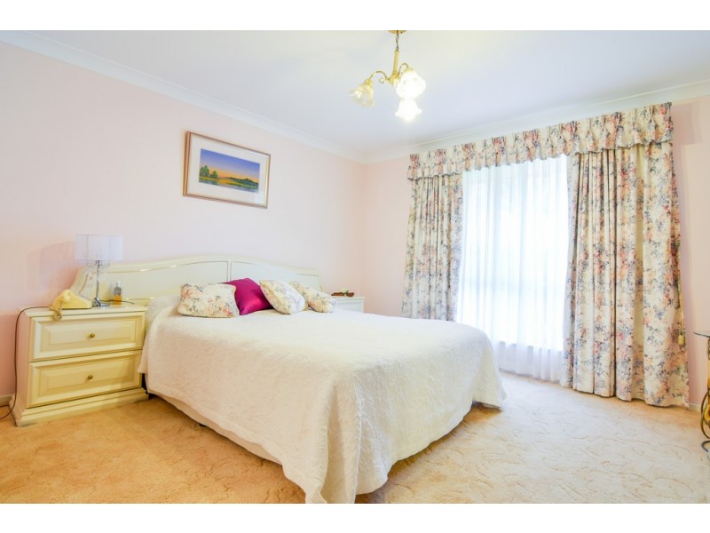 15 Sandalwood Grove, Woodcroft SA 5162