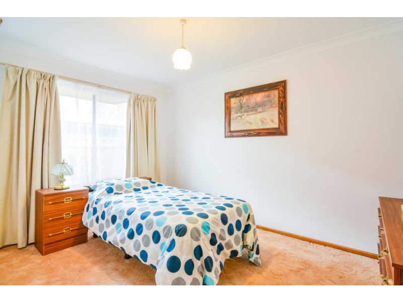 15 Sandalwood Grove, Woodcroft SA 5162