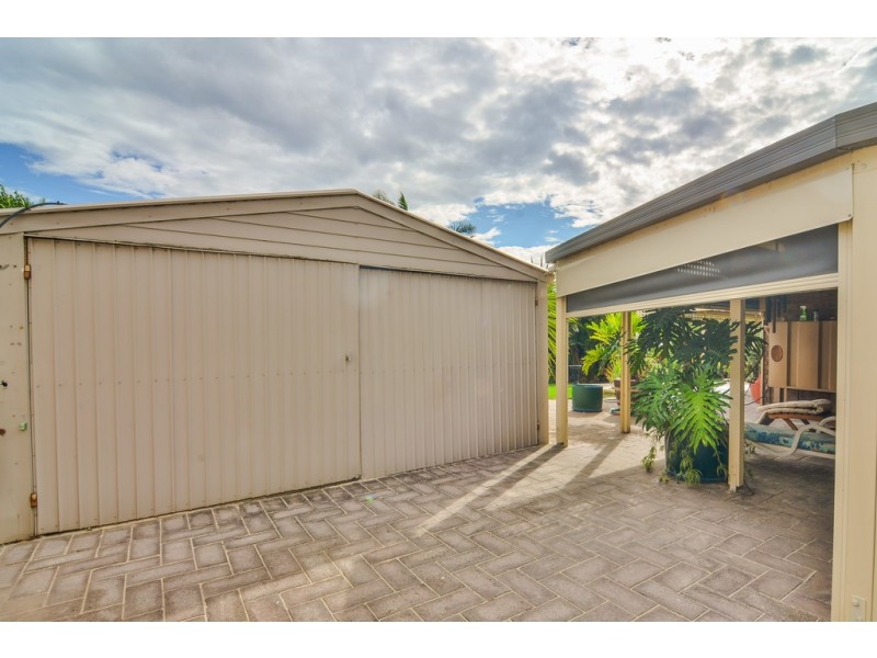 15 Sandalwood Grove, Woodcroft SA 5162