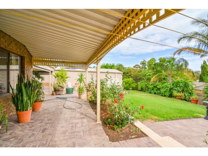 15 Sandalwood Grove, Woodcroft SA 5162