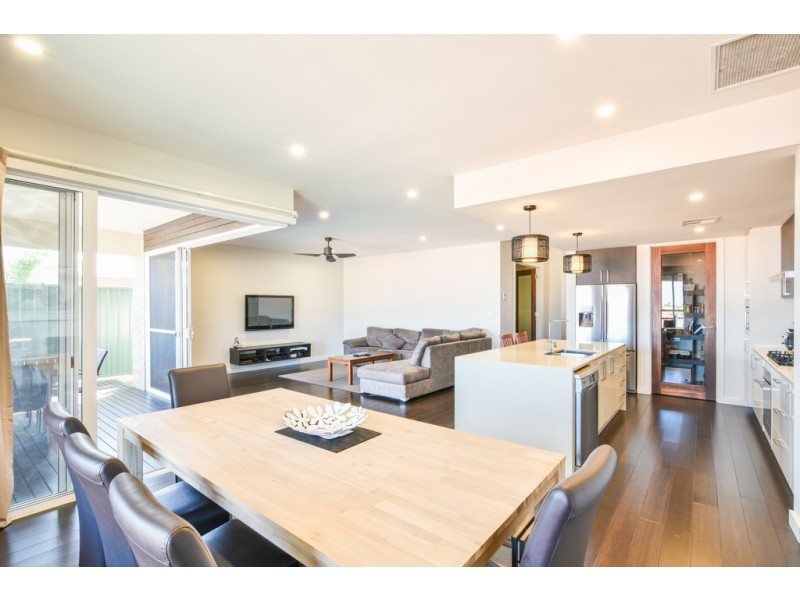 11 Thomas Way, Hallett Cove SA 5158