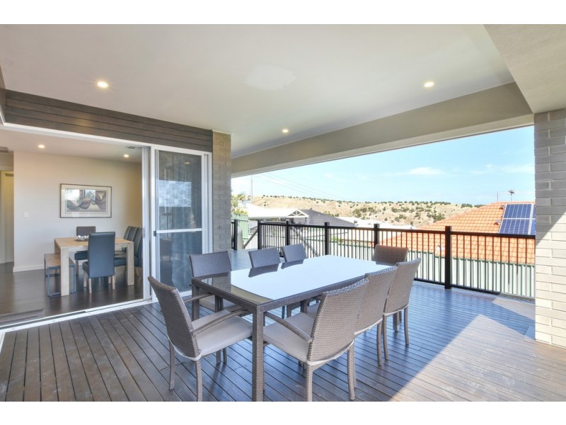 11 Thomas Way, Hallett Cove SA 5158