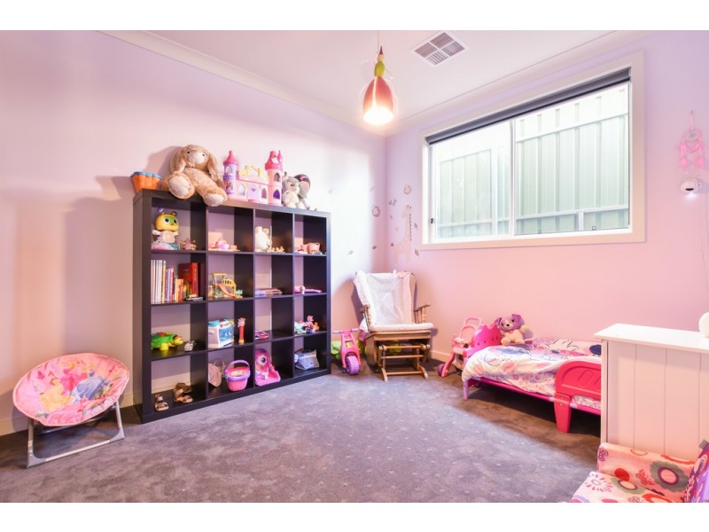 11 Thomas Way, Hallett Cove SA 5158