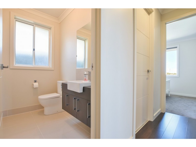 11 Thomas Way, Hallett Cove SA 5158