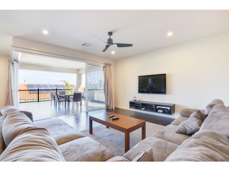 11 Thomas Way, Hallett Cove SA 5158