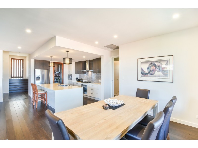 11 Thomas Way, Hallett Cove SA 5158
