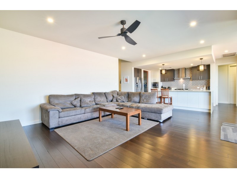 11 Thomas Way, Hallett Cove SA 5158