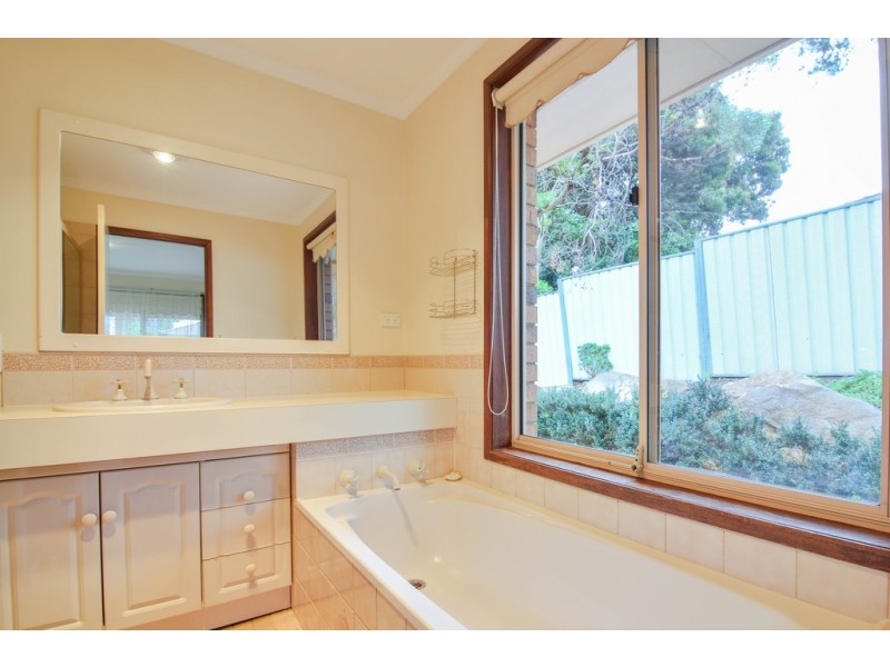 7 Greenfield Rise, Aberfoyle Park SA 5159