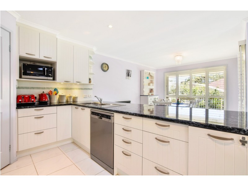 11 Maplewood Court, Flagstaff Hill SA 5159