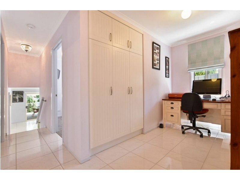 11 Maplewood Court, Flagstaff Hill SA 5159