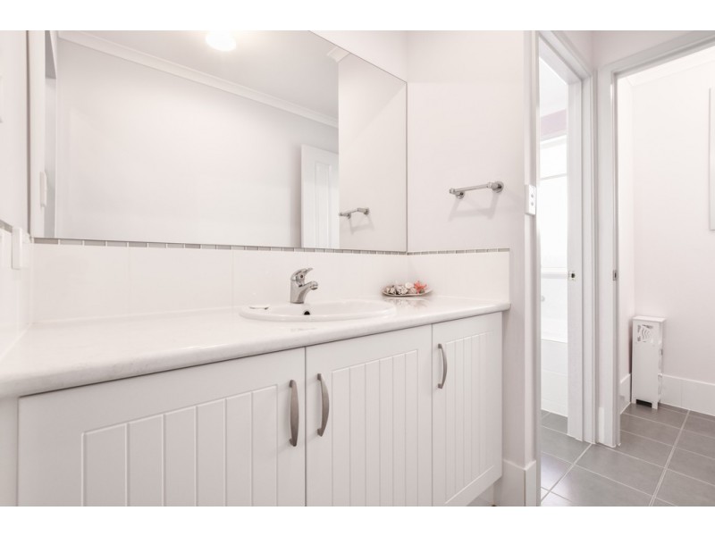 11 Maplewood Court, Flagstaff Hill SA 5159