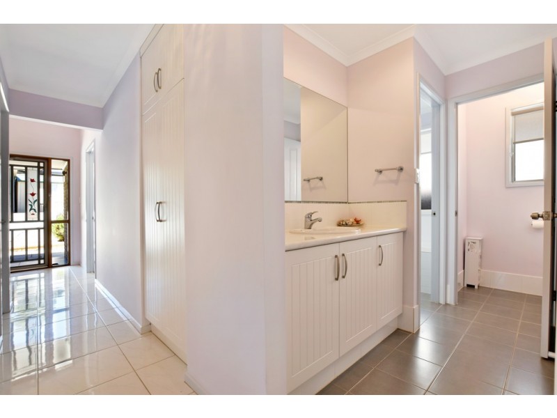 11 Maplewood Court, Flagstaff Hill SA 5159