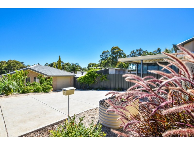 11 Maplewood Court, Flagstaff Hill SA 5159