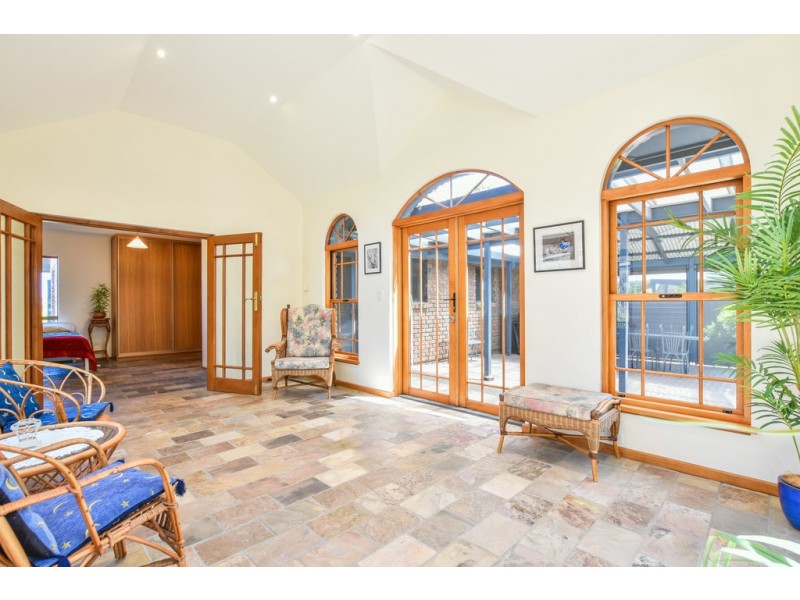 16 Adare Avenue, Mccracken SA 5211