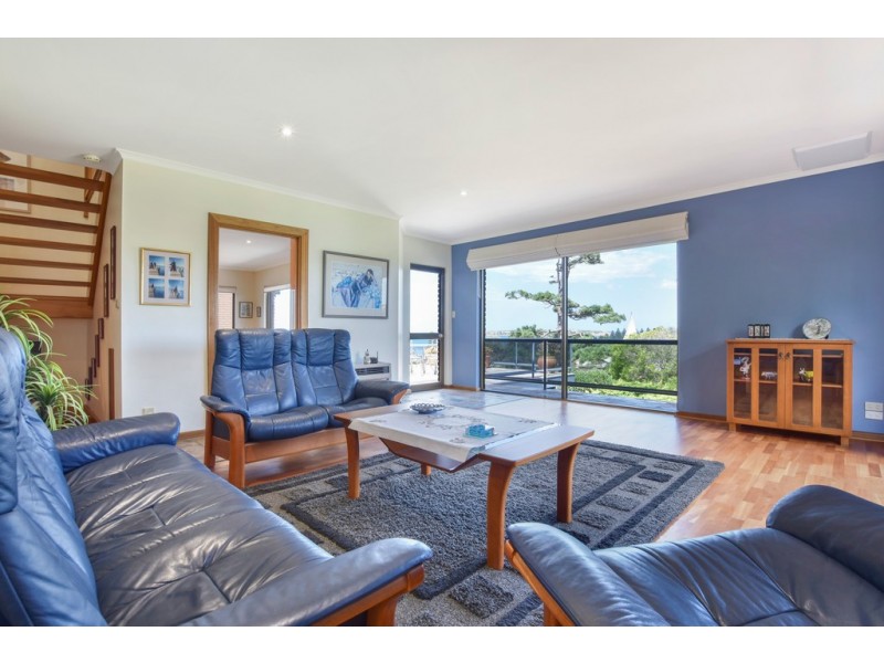 16 Adare Avenue, Mccracken SA 5211