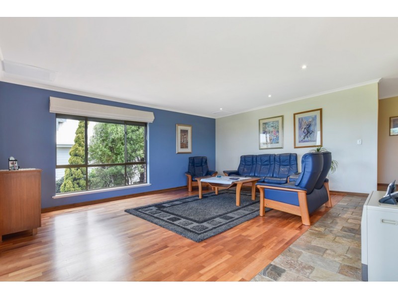 16 Adare Avenue, Mccracken SA 5211