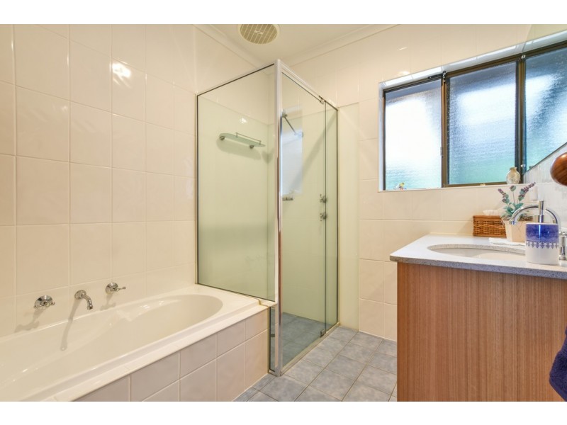 16 Adare Avenue, Mccracken SA 5211
