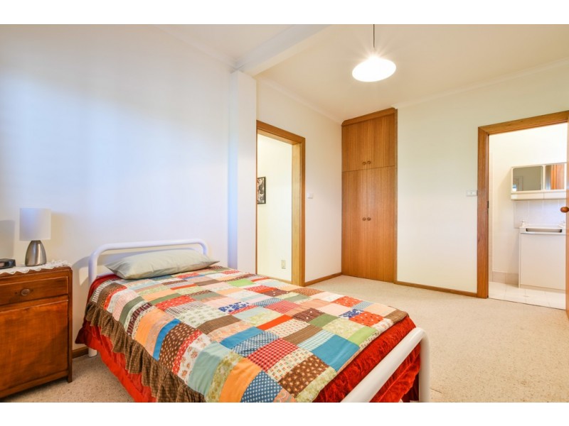 16 Adare Avenue, Mccracken SA 5211