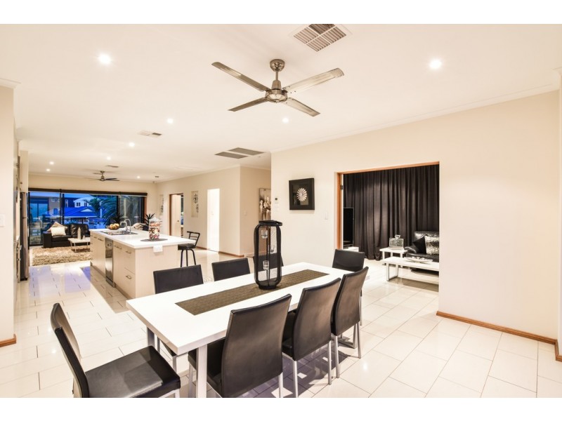 8 Thomas Street, Aldinga Beach SA 5173